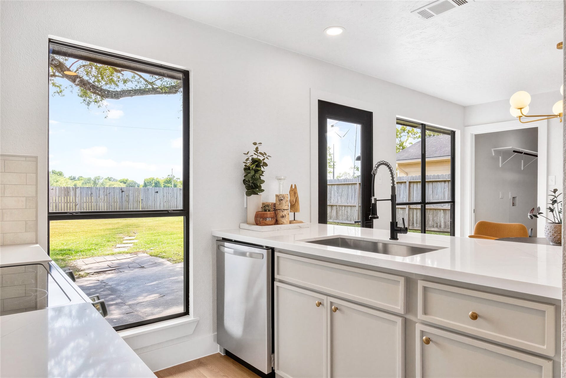2501 Ironclad Drive, League City, TX 77573 2501 Ironclad Drive, League City, TX 77573
