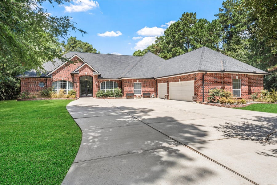 Property photo for 12418 Longmire Way, Conroe, TX
