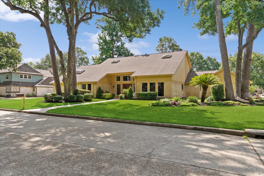 Property photo for 6735 Gentle Bend Drive, Houston, TX