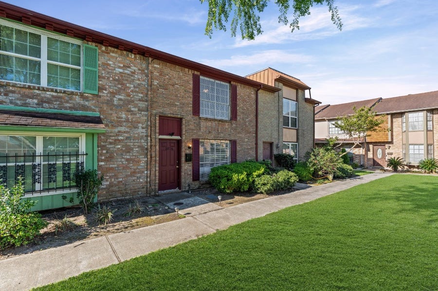 Property photo for 1076 Willow Oaks Circle, Pasadena, TX