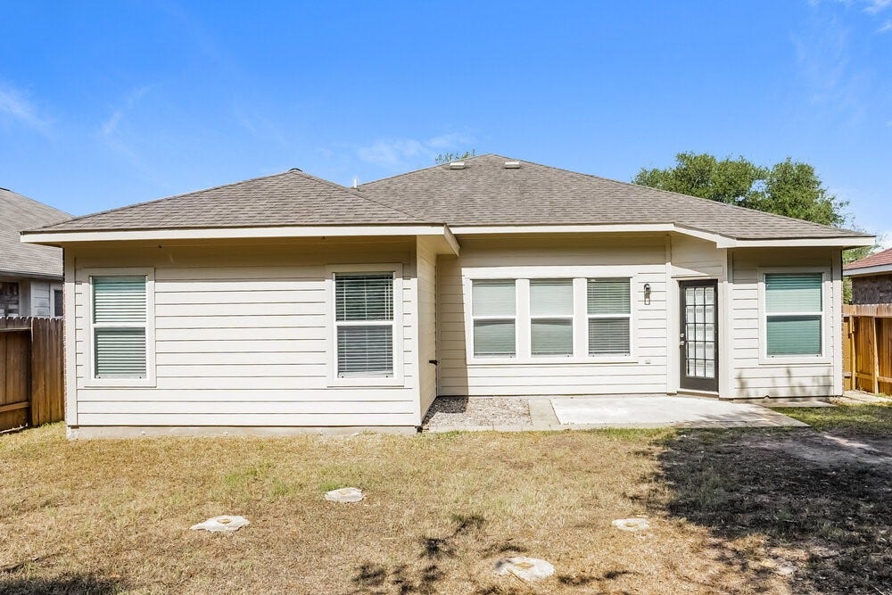 11927 Belle Court, Pinehurst, TX 77362 11927 Belle Court, Pinehurst, TX 77362