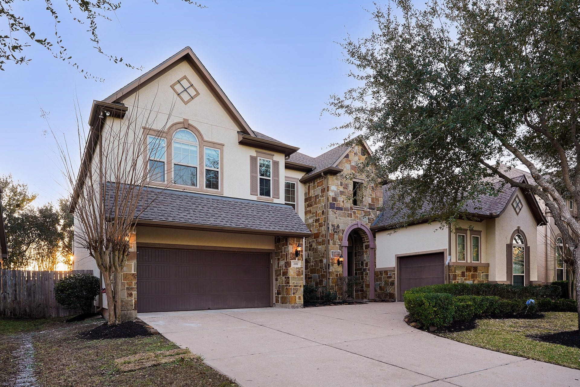3102 Barrons Way, Sugar Land, TX 77479 Welcome to 3102 Barrons Way, Sugar Land - Avalon at Telfair!
