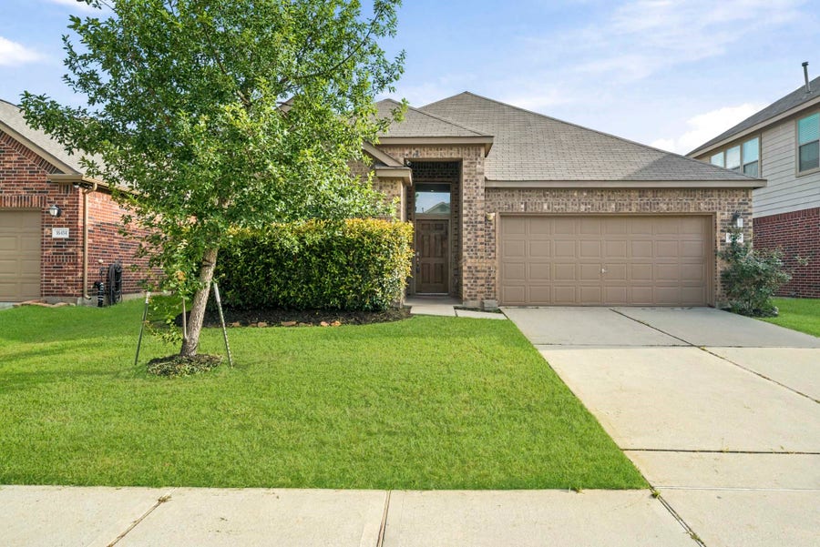 Property photo for 16430 Sheffield Run Drive, Houston, TX