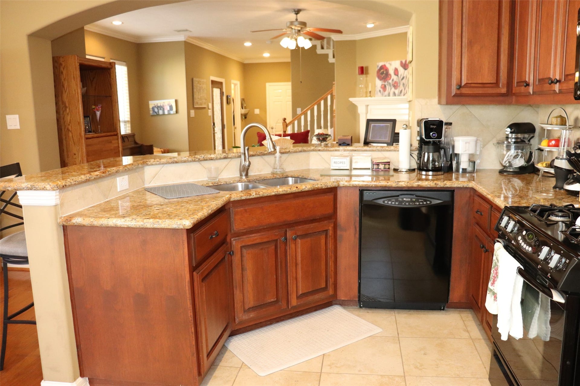 4010 Park Thicket, Pasadena, TX 77058 4010 Park Thicket, Pasadena, TX 77058
