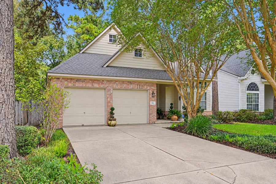 Property photo for 85 E Lakeridge Drive, The Woodlands, TX
