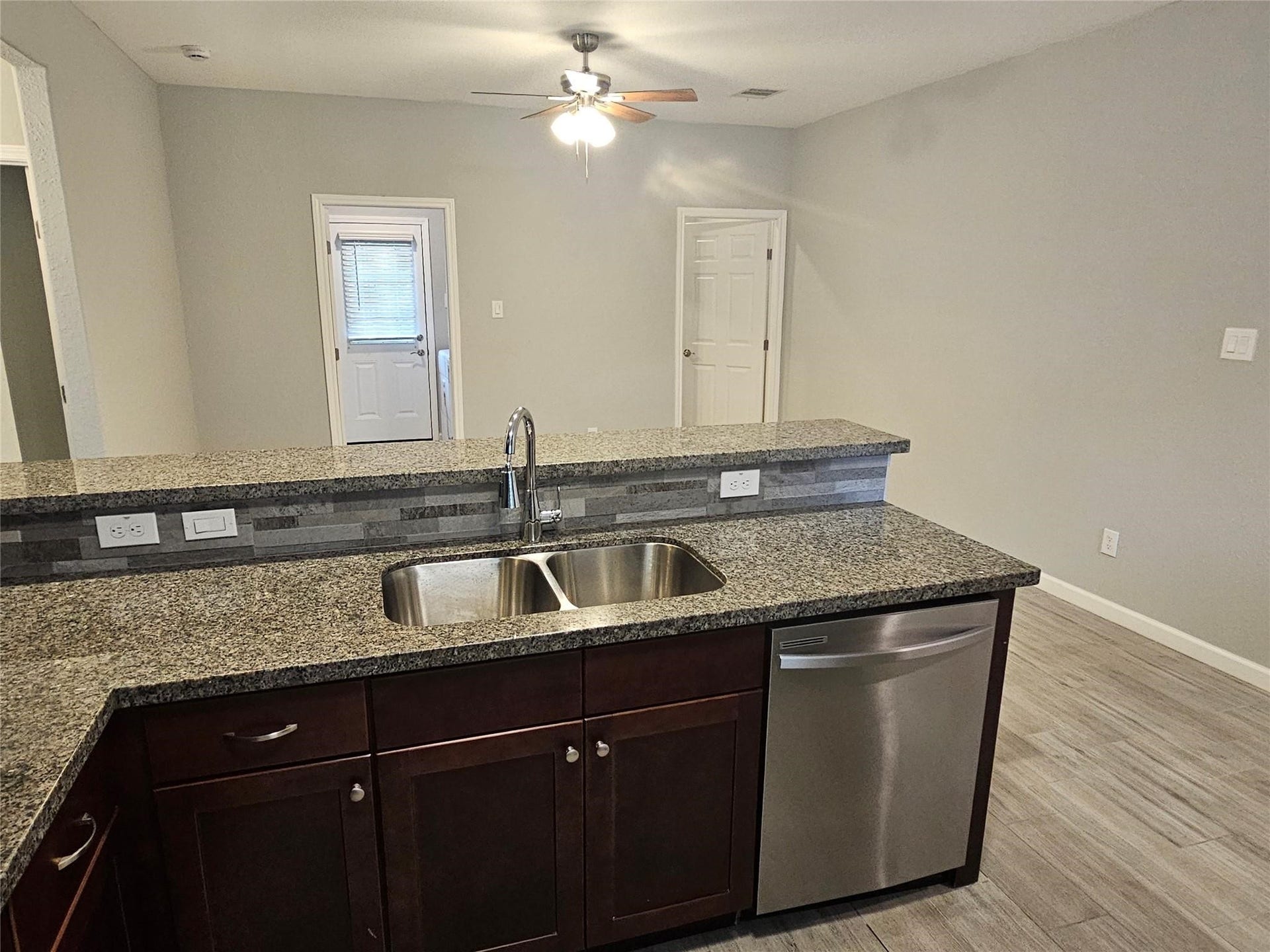 120 W 12th Street, Deer Park, TX 77536