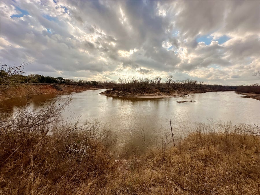 Property photo for 0 Redwood St, Rosharon, TX