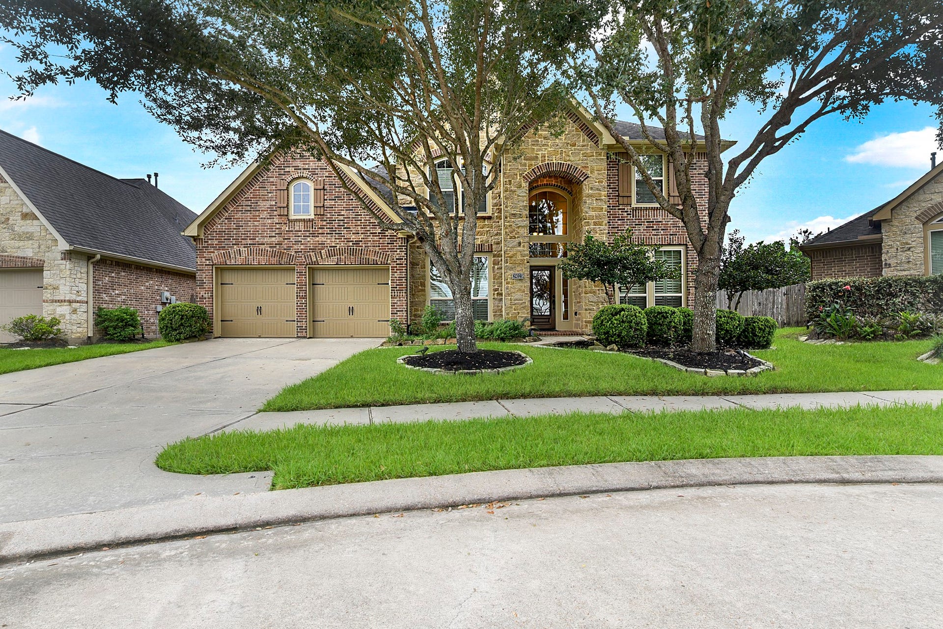 Welcome to this spectacular home, featuring 4 bedrooms, 3.5 bathrooms, and a 3-car garage, situated on a generous lot within the prestigious Firethorne community. This master-planned neighborhood offers abundant amenities for residents and is zoned to award-winning schools.