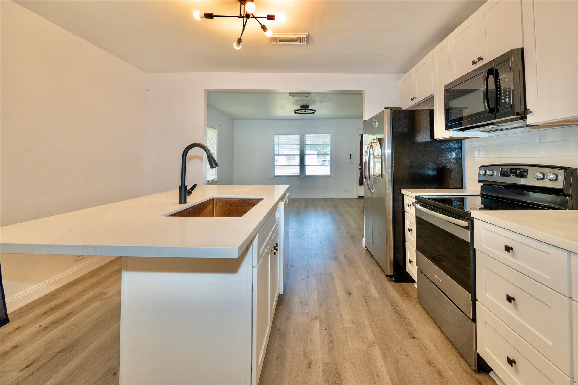4114 Victoria Avenue, Dickinson, TX 77539 4114 Victoria Avenue, Dickinson, TX 77539
