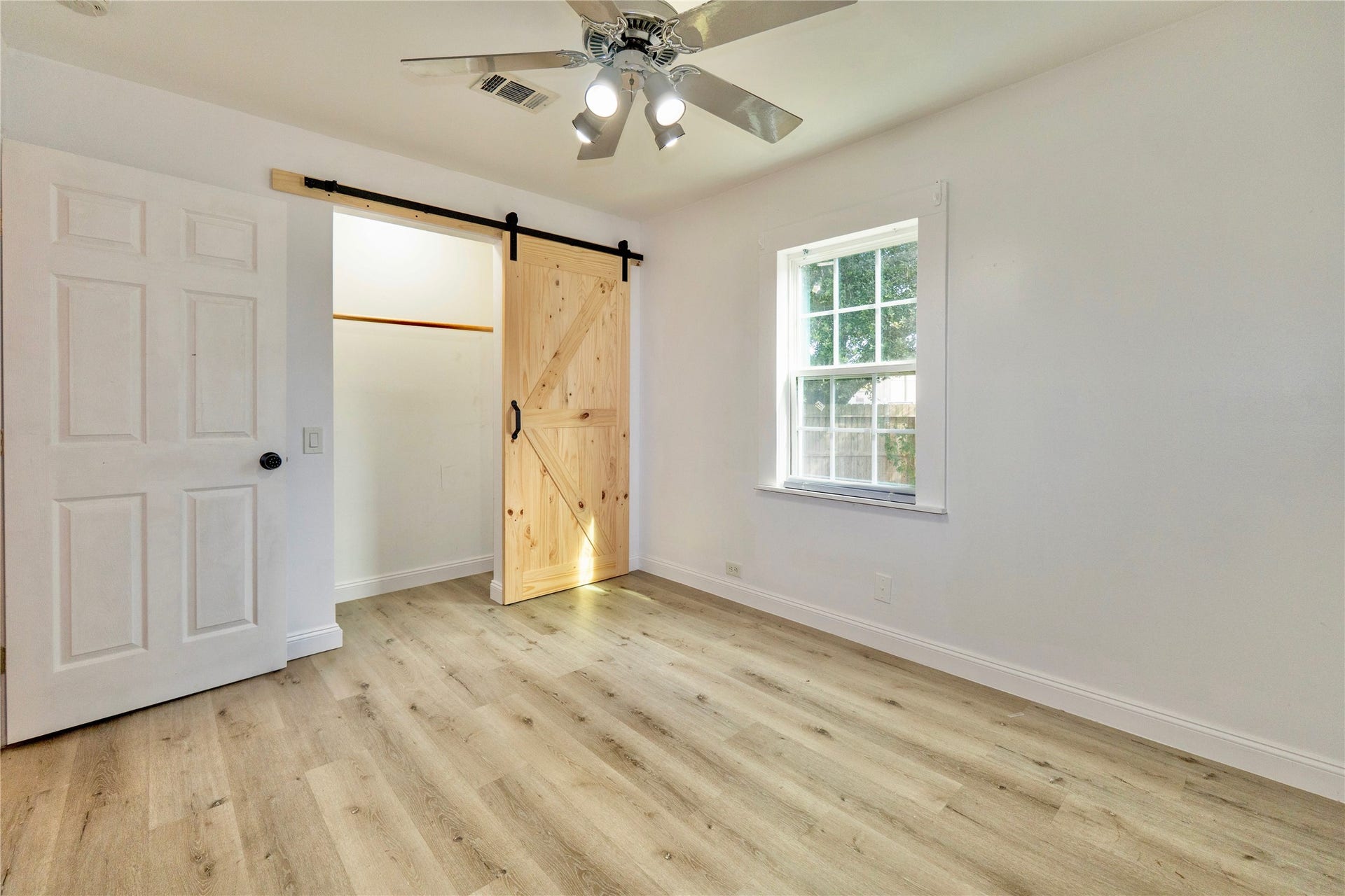 4114 Victoria Avenue, Dickinson, TX 77539 4114 Victoria Avenue, Dickinson, TX 77539