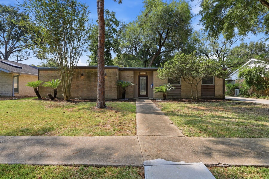 Property photo for 5515 Braesvalley Drive, Houston, TX