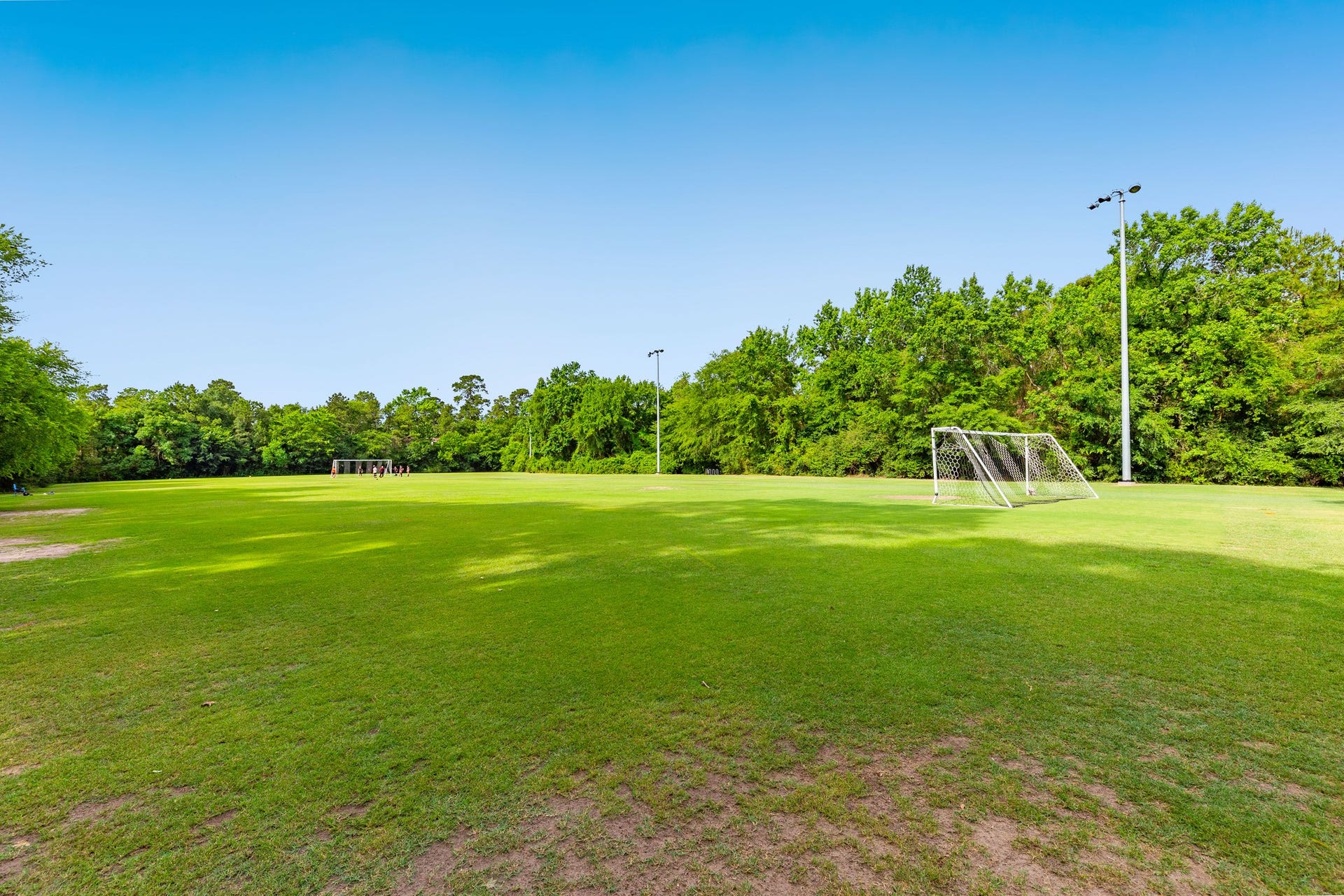 The park nearby is perfect for leisurely strolls or exercise. Schedule your private tour today!
