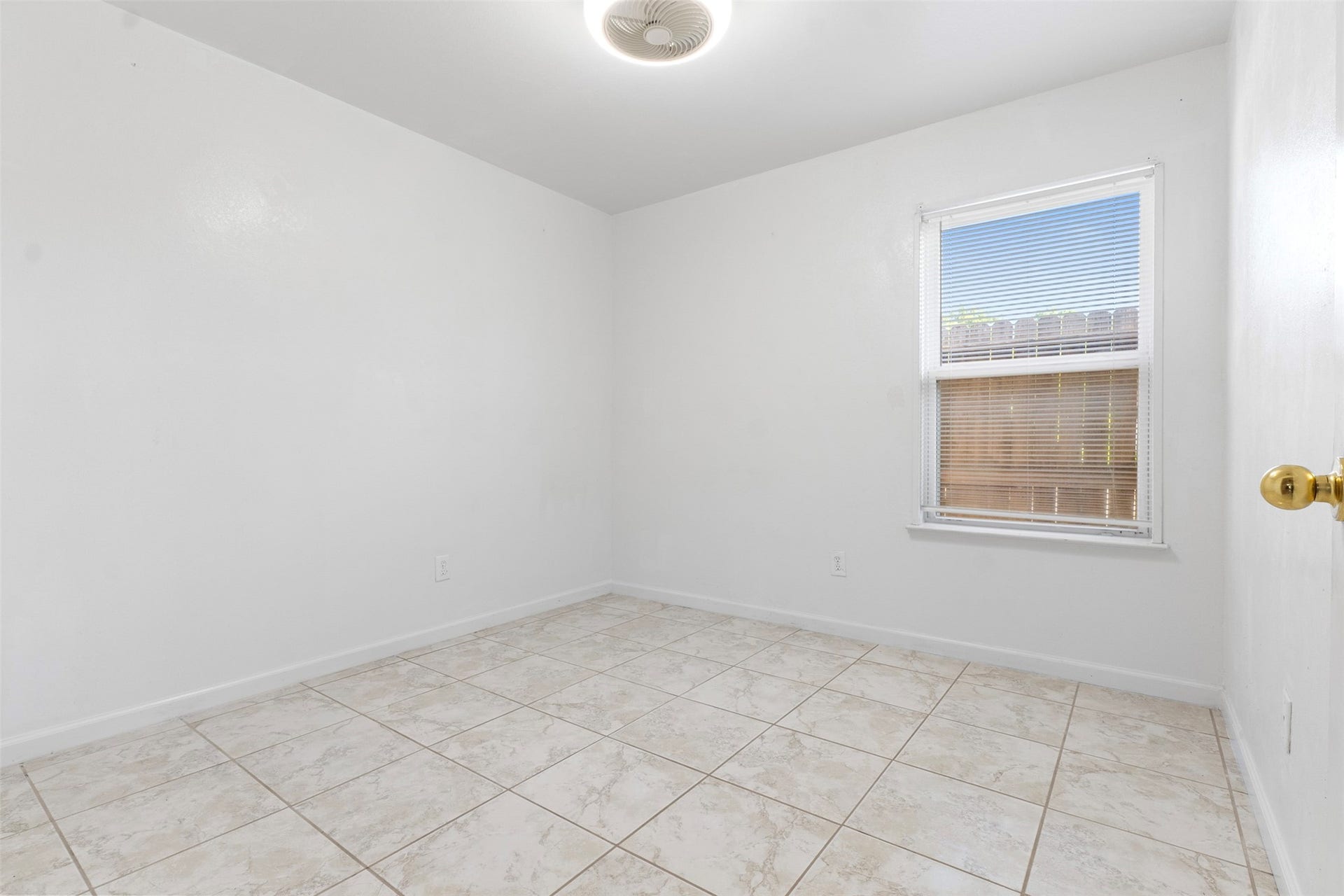 8526 Vista Oaks Manor, Houston, TX 77028 Bedroom #2