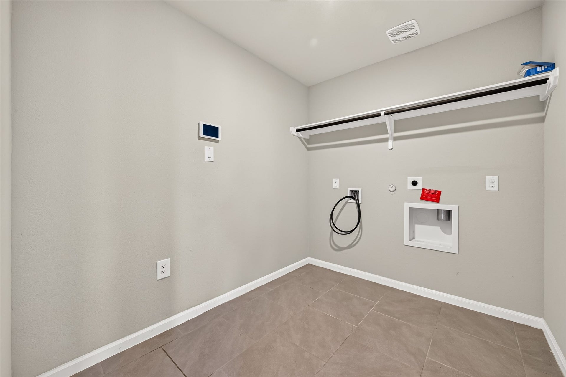 3002 Lightles Manor Court, Katy, TX 77494 Utility room inside the house.