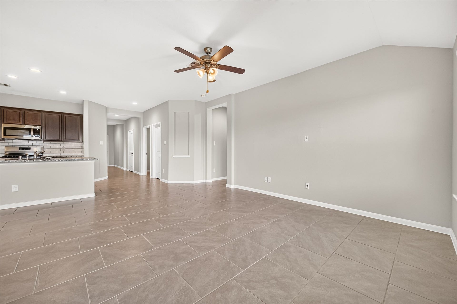 3002 Lightles Manor Court, Katy, TX 77494 Huge living area to entertain friends and family.