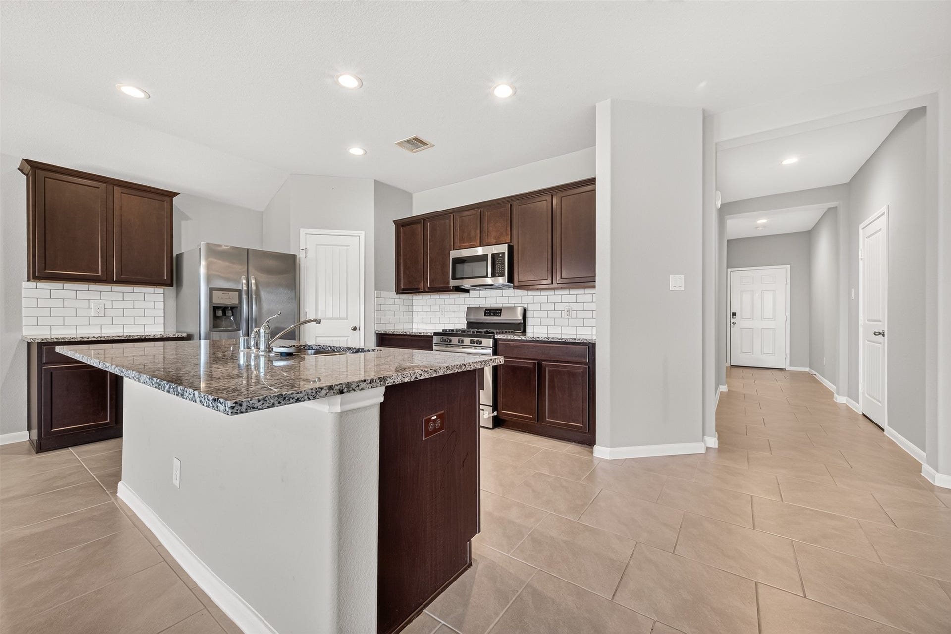 3002 Lightles Manor Court, Katy, TX 77494 Refrigerator included in the price.
