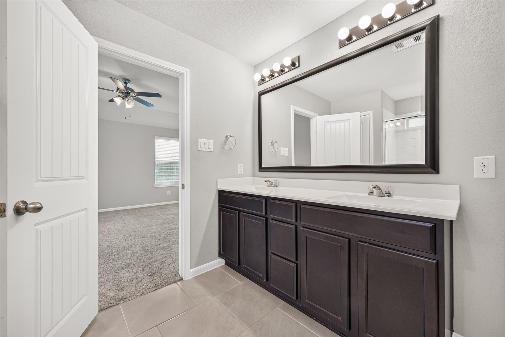 3002 Lightles Manor Court, Katy, TX 77494 Two sinks his and her in the master bathroom.