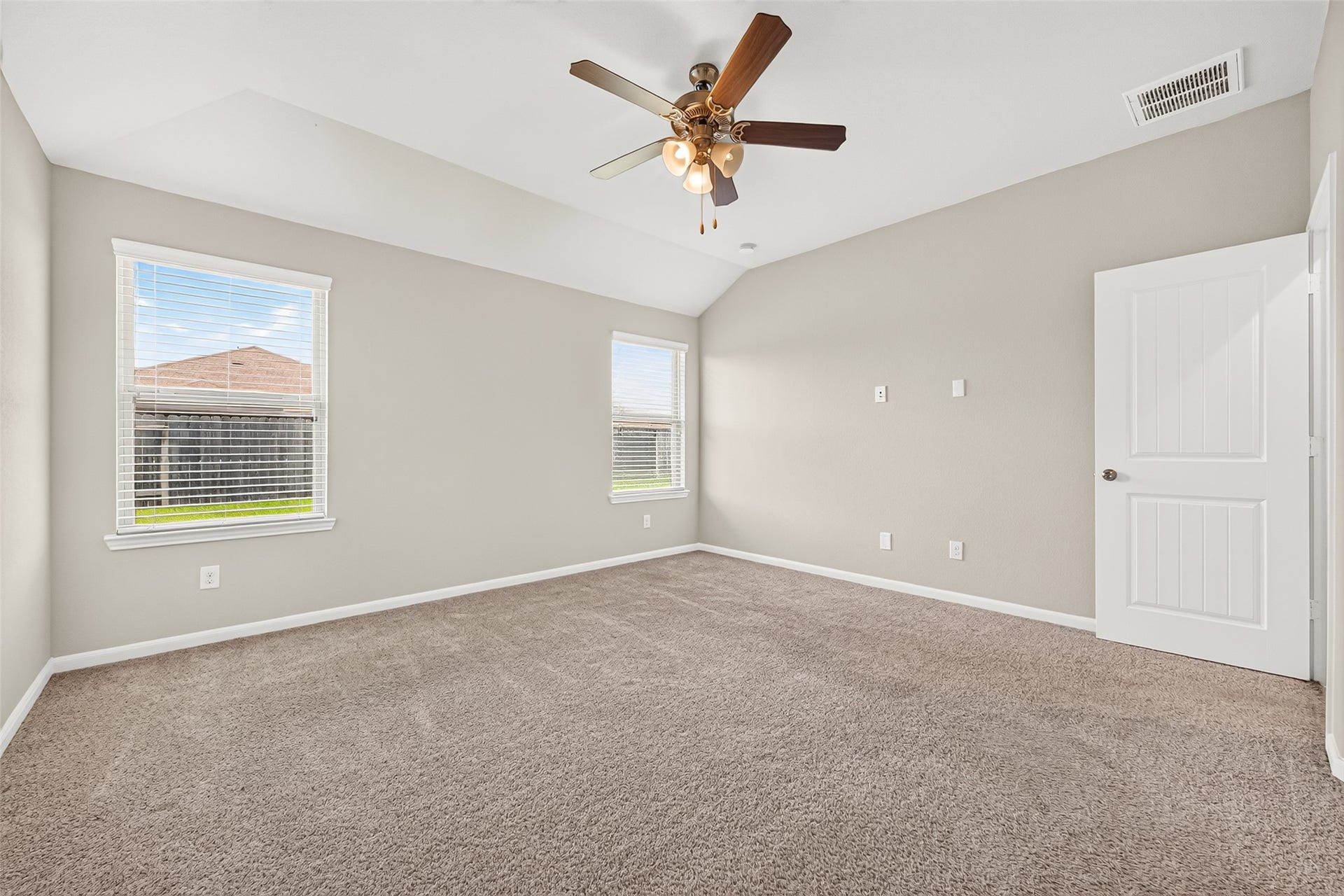 3002 Lightles Manor Court, Katy, TX 77494 Big huge windows with lots of natural sunlight.