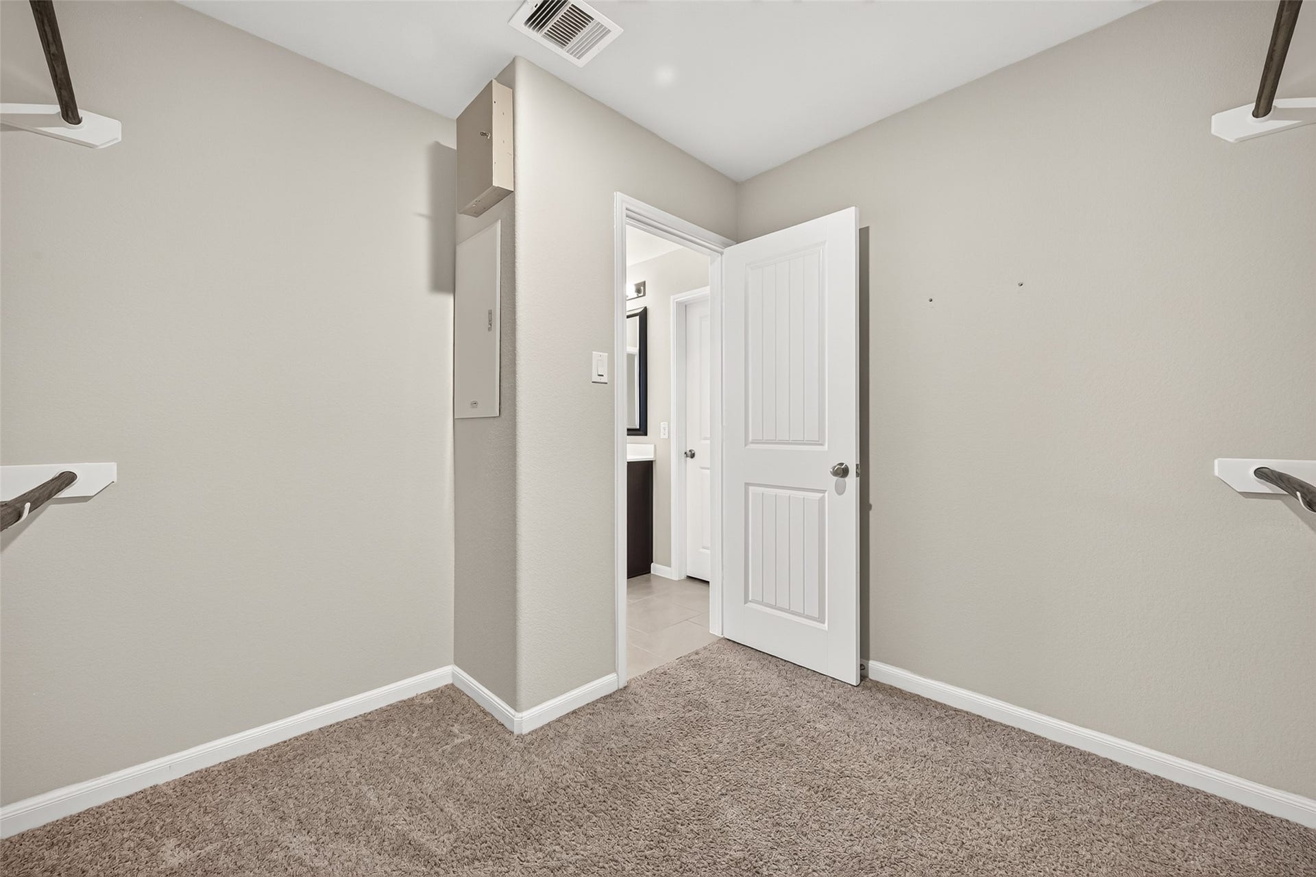 3002 Lightles Manor Court, Katy, TX 77494 Ample space in the master closet for all your needs.