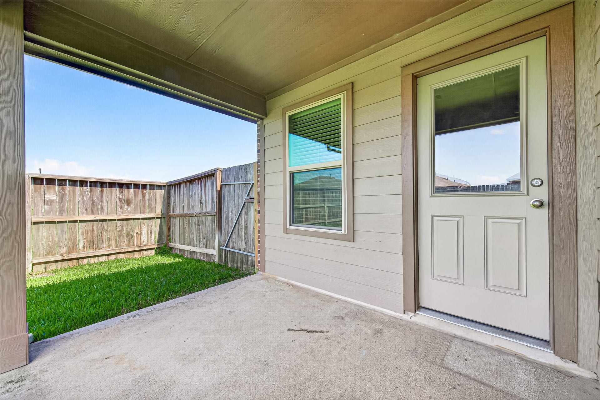3002 Lightles Manor Court, Katy, TX 77494 Patio is big enough to put a BBQ grill