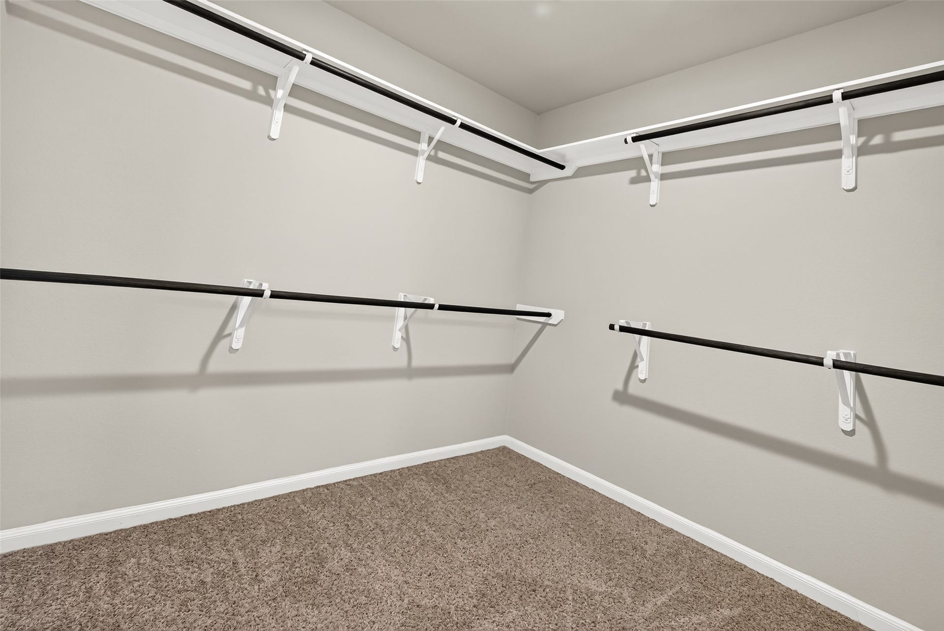 3002 Lightles Manor Court, Katy, TX 77494 Walk in closet in the master bedroom.