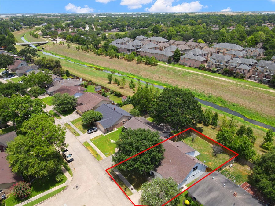 Property photo for 7926 Windy Creek Drive, Houston, TX