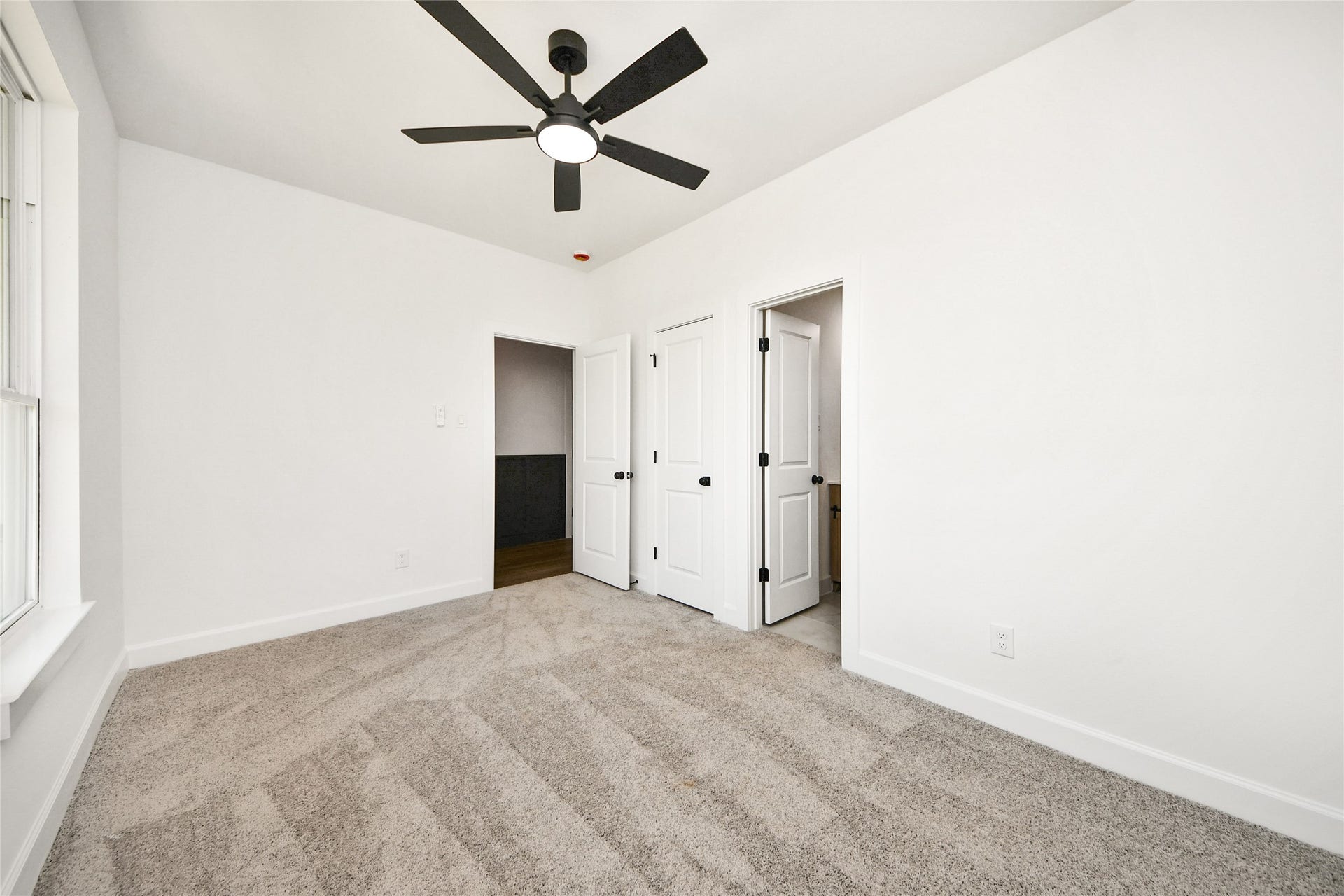 925 1st Street, Hempstead, TX 77445 925 1st Street, Hempstead, TX 77445