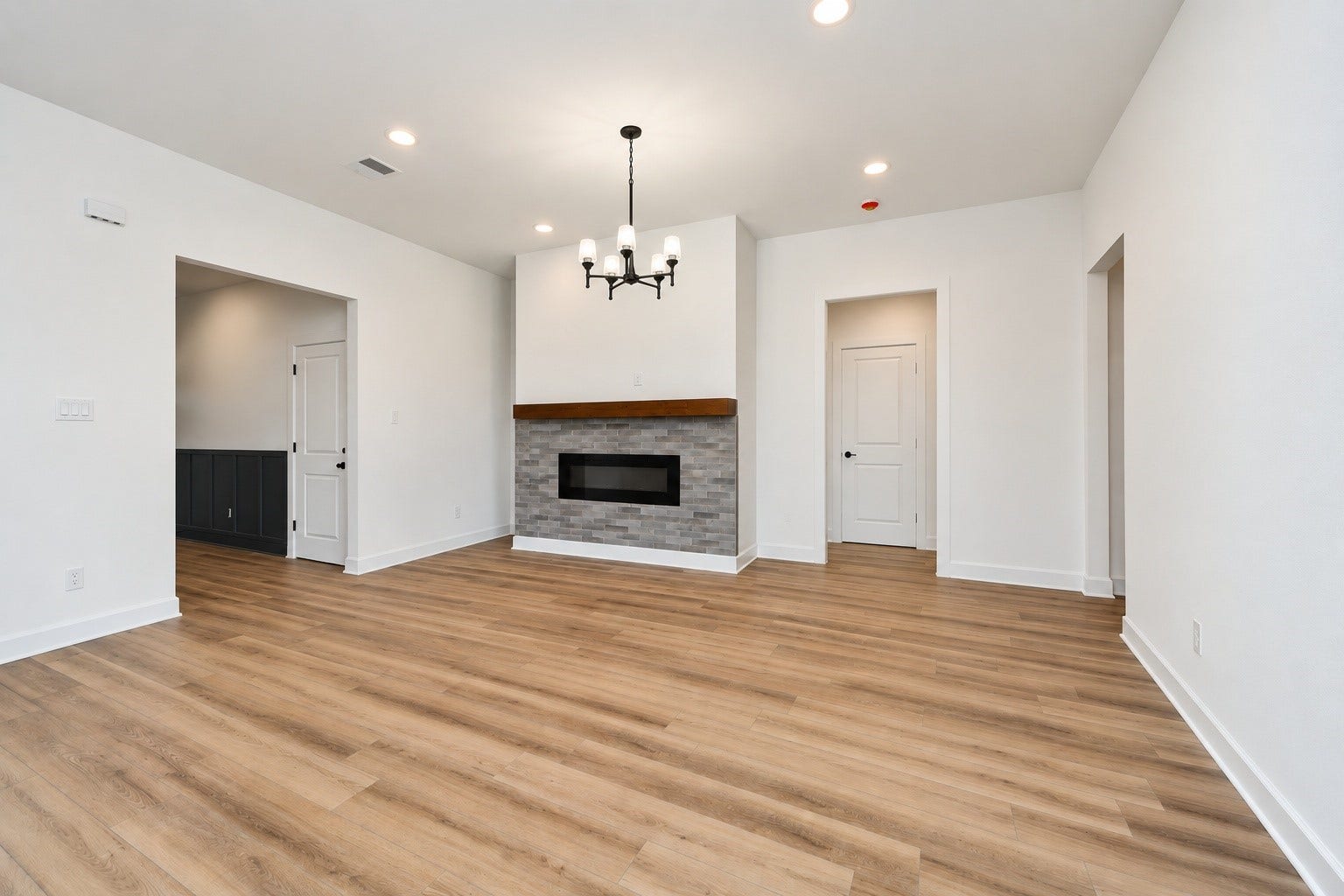 925 1st Street, Hempstead, TX 77445 925 1st Street, Hempstead, TX 77445