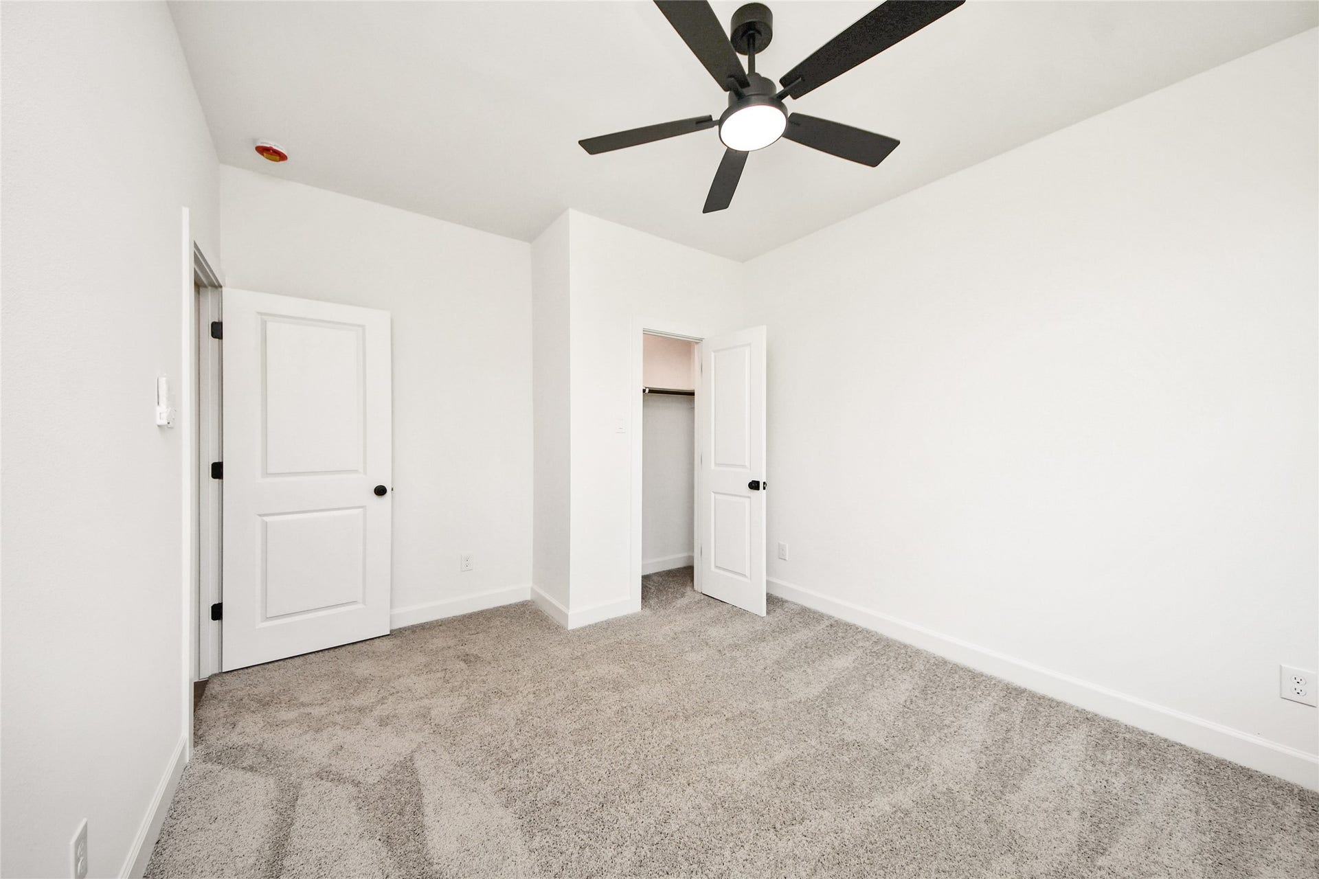 925 1st Street, Hempstead, TX 77445 925 1st Street, Hempstead, TX 77445