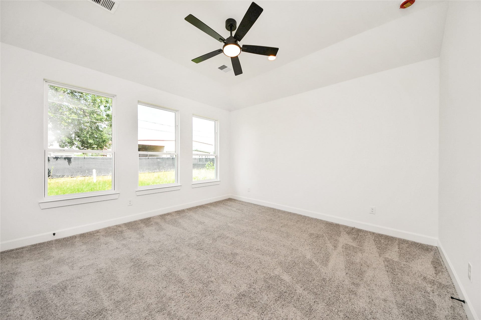 925 1st Street, Hempstead, TX 77445 925 1st Street, Hempstead, TX 77445