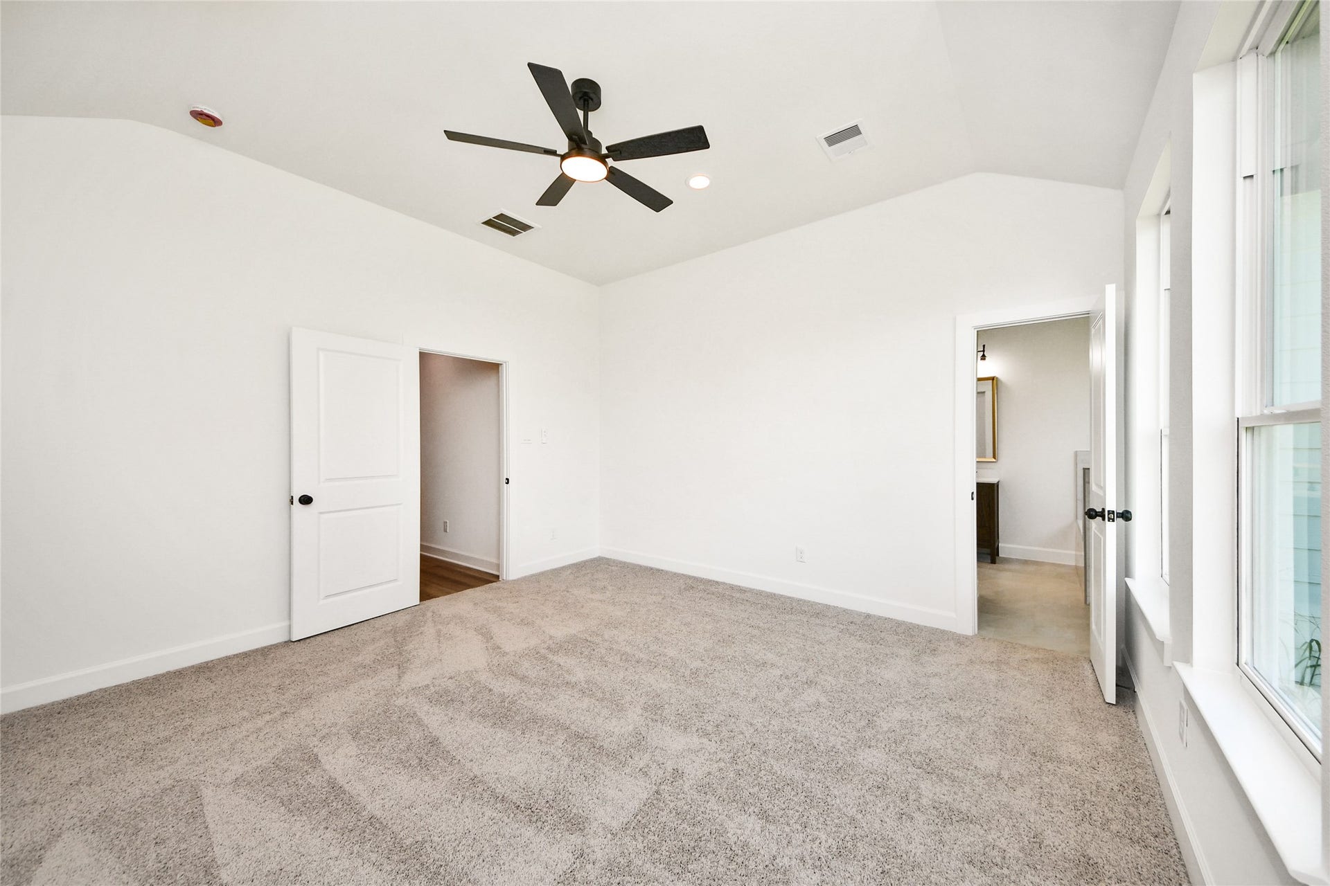 925 1st Street, Hempstead, TX 77445 925 1st Street, Hempstead, TX 77445