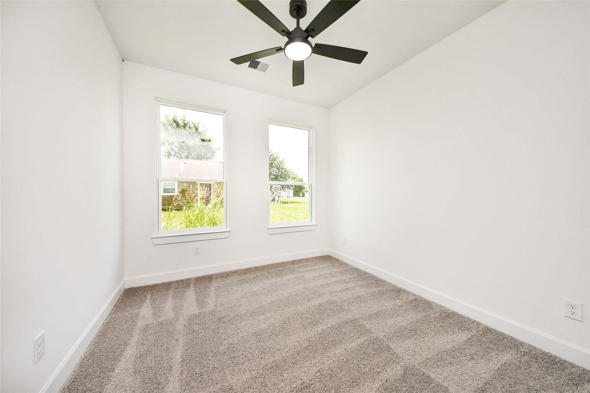 925 1st Street, Hempstead, TX 77445 925 1st Street, Hempstead, TX 77445