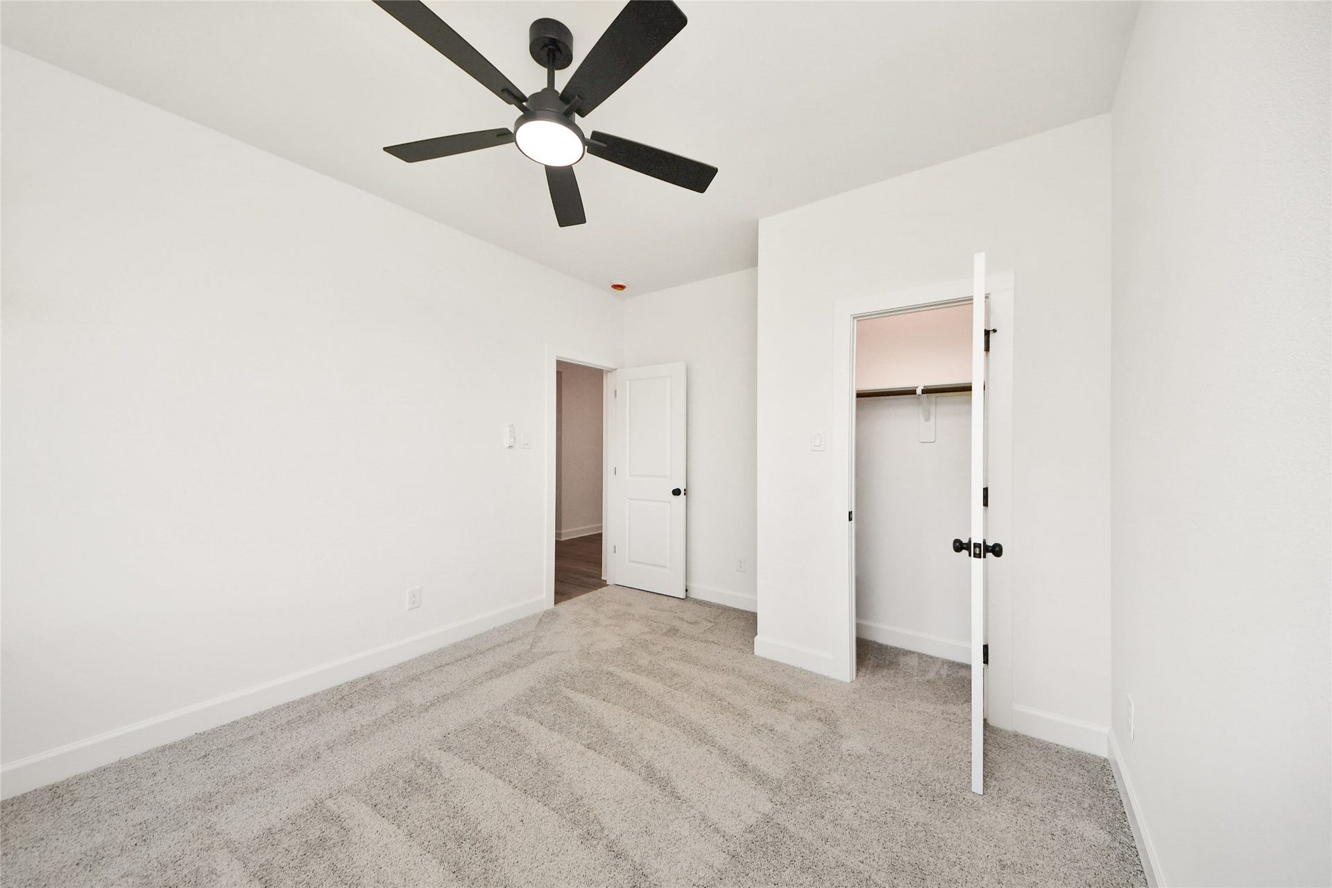 925 1st Street, Hempstead, TX 77445 925 1st Street, Hempstead, TX 77445