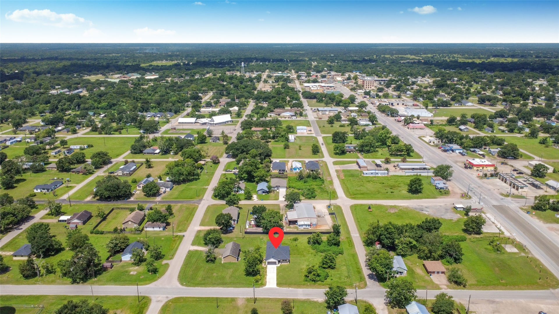 925 1st Street, Hempstead, TX 77445 925 1st Street, Hempstead, TX 77445
