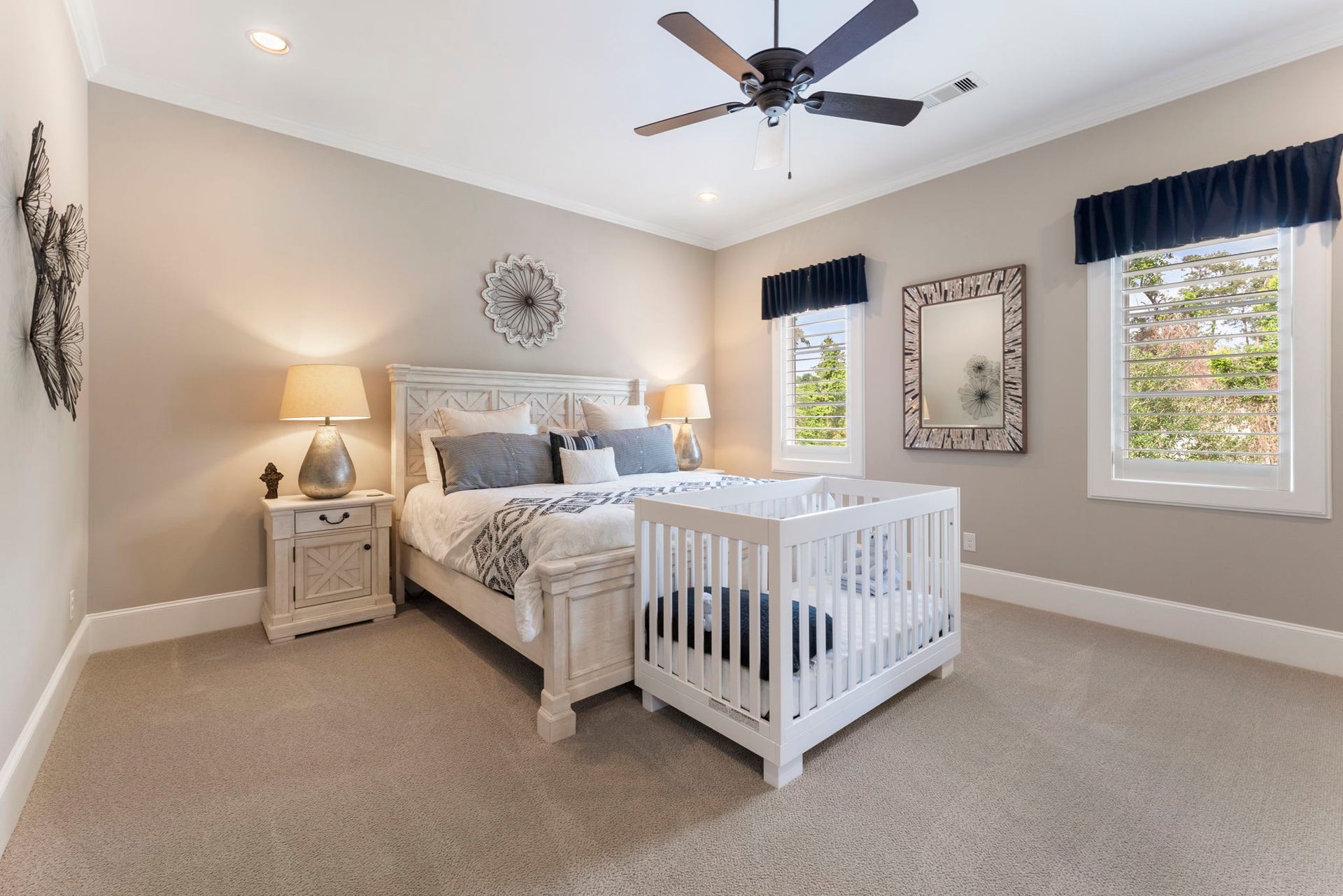 79 Simon Lake Lane, The Woodlands, TX 77381 Generously sized secondary bedroom with ensuite bath.