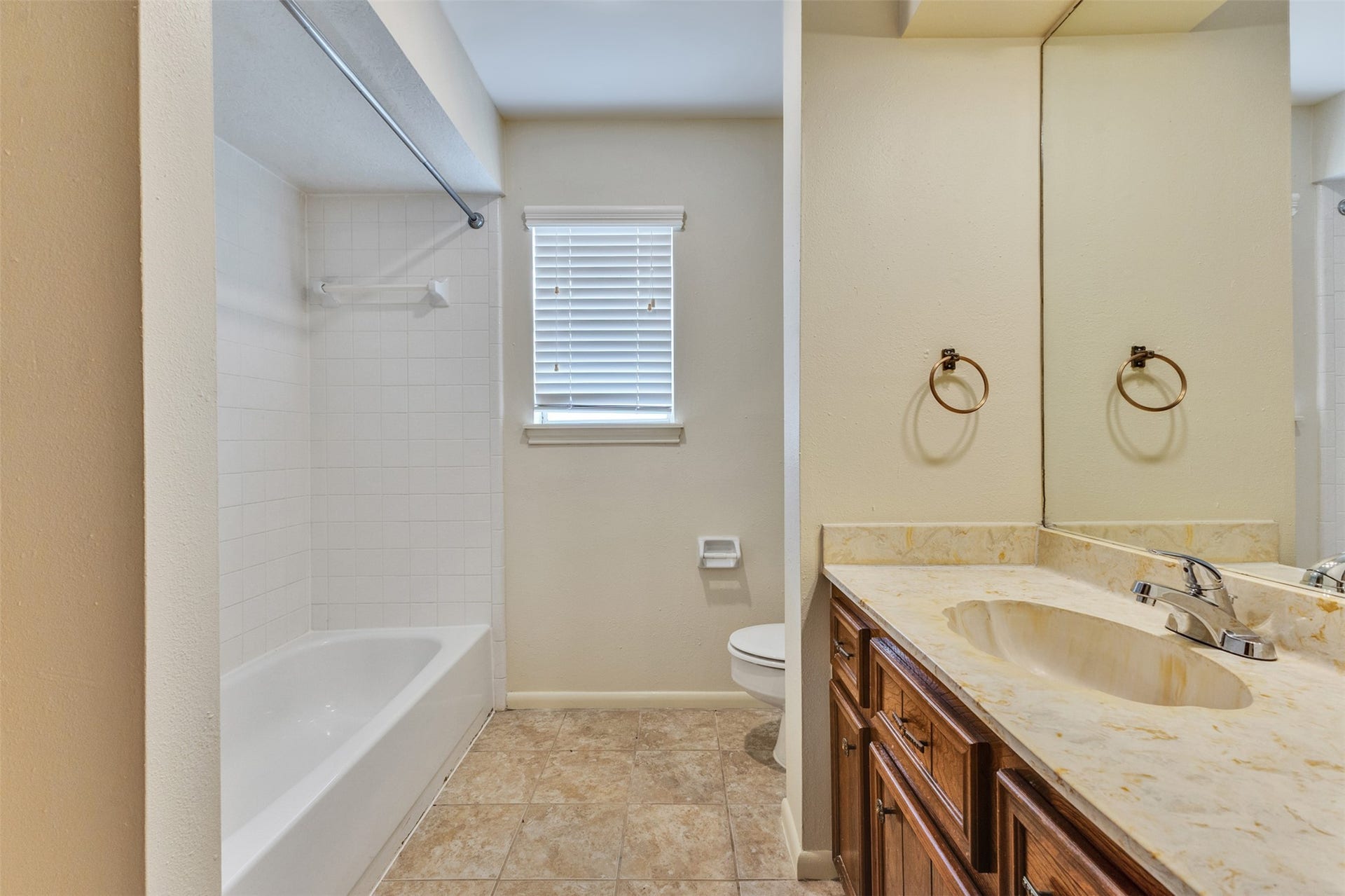 4 Kingsley Court, Conroe, TX 77304