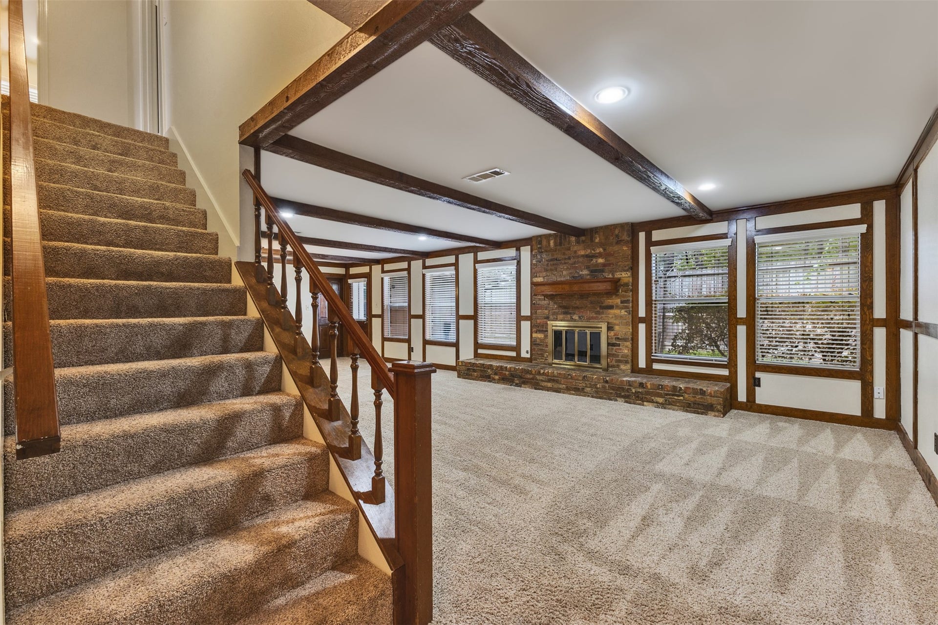 4 Kingsley Court, Conroe, TX 77304