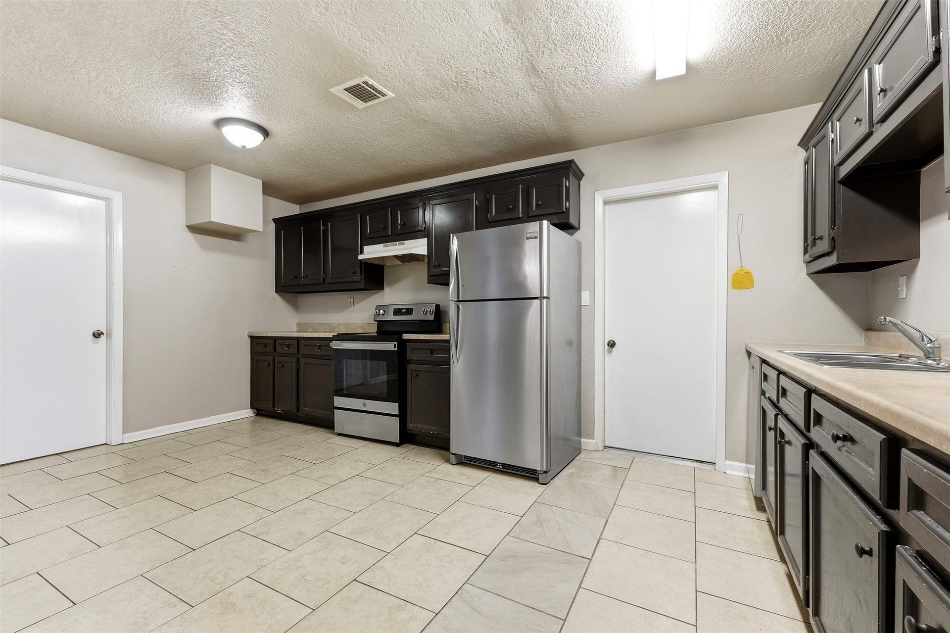 1715 Brazos Street, Rosenberg, TX 77471 1715 Brazos Street, Rosenberg, TX 77471