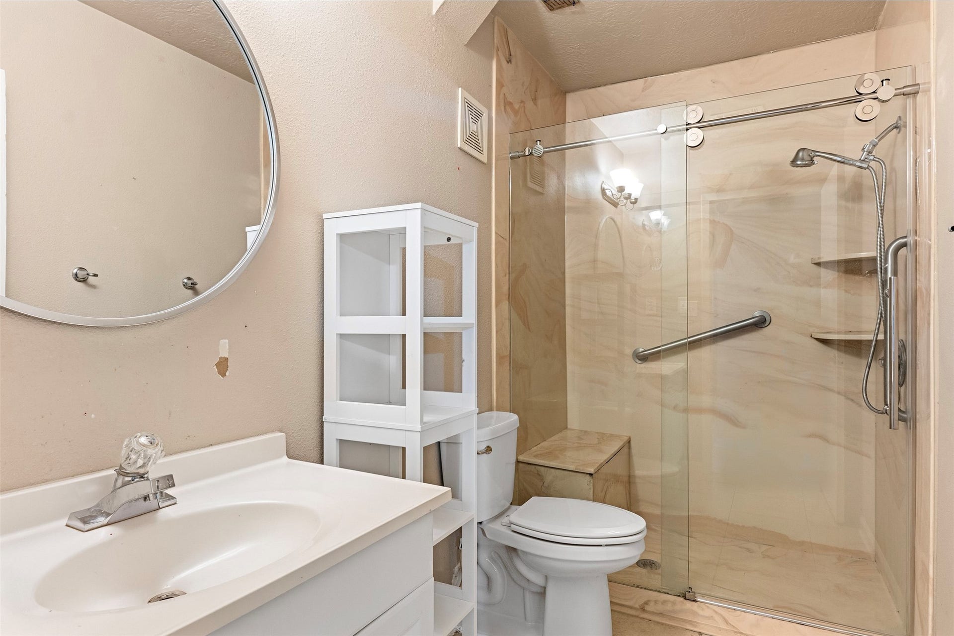 1715 Brazos Street, Rosenberg, TX 77471 1715 Brazos Street, Rosenberg, TX 77471