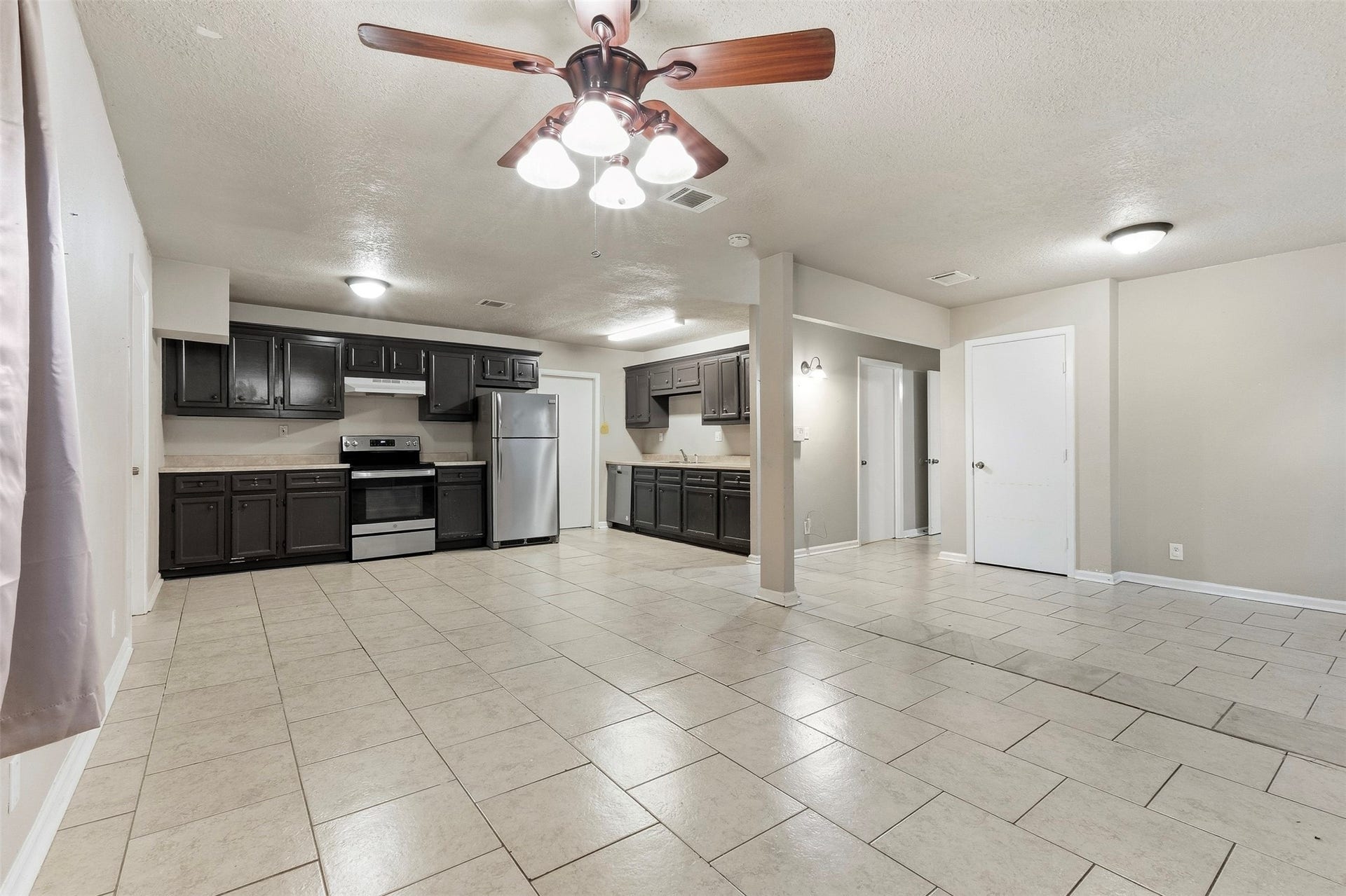 1715 Brazos Street, Rosenberg, TX 77471 1715 Brazos Street, Rosenberg, TX 77471