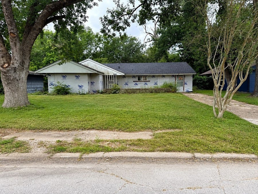 Property photo for 5822 Lyndhurst Drive, Houston, TX