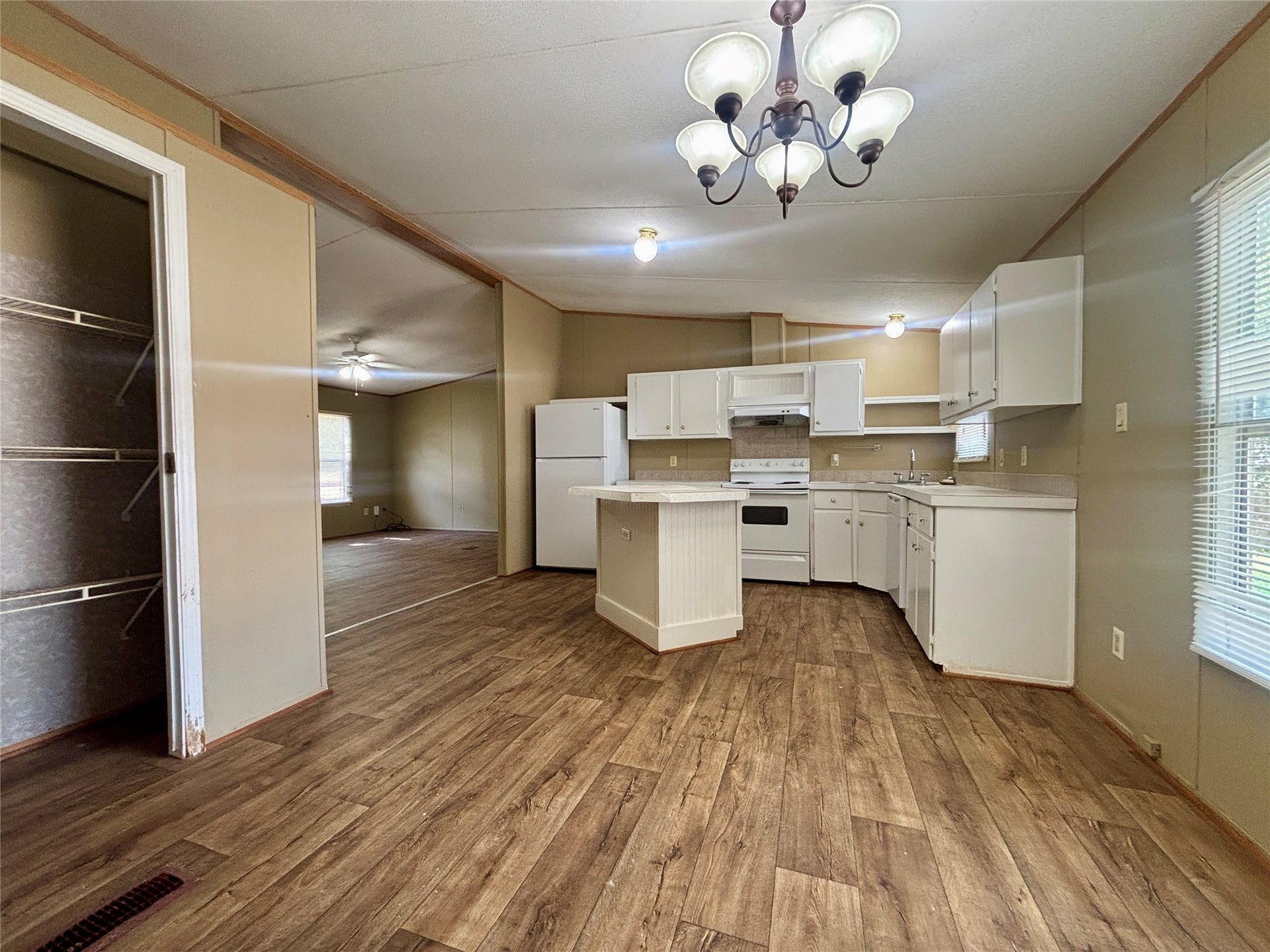 9634 Live Oak Trail, Willis, TX 77318 9634 Live Oak Trail, Willis, TX 77318