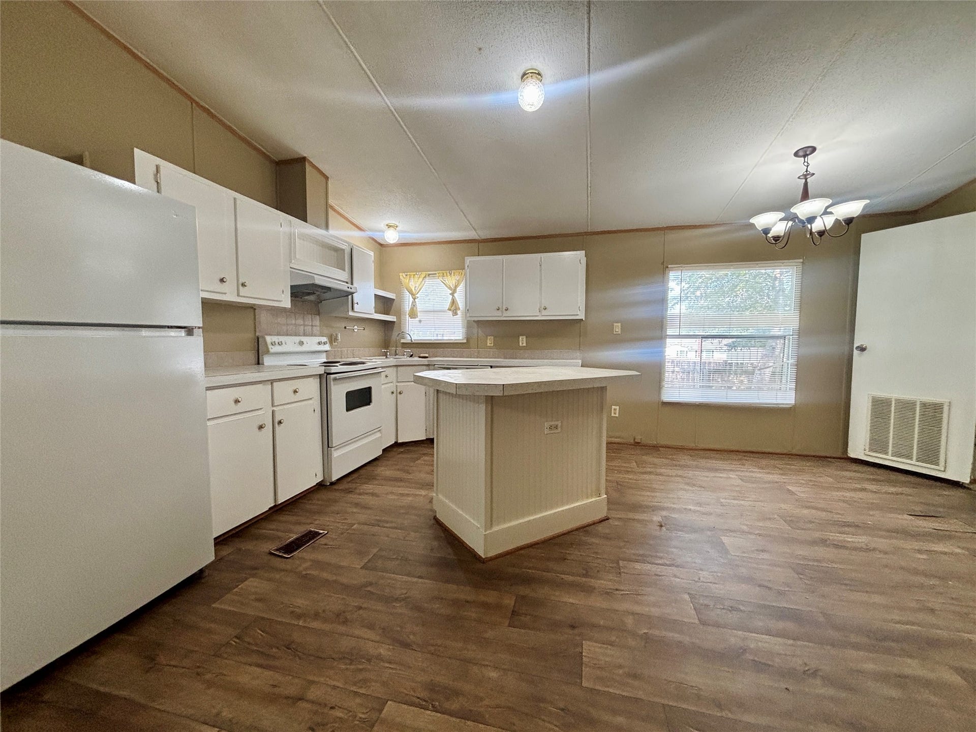 9634 Live Oak Trail, Willis, TX 77318 9634 Live Oak Trail, Willis, TX 77318