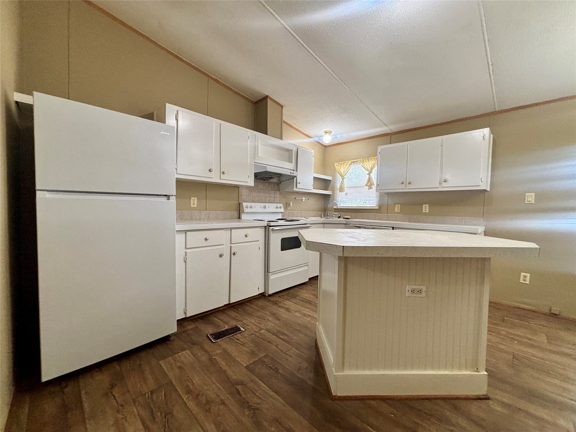 9634 Live Oak Trail, Willis, TX 77318 9634 Live Oak Trail, Willis, TX 77318