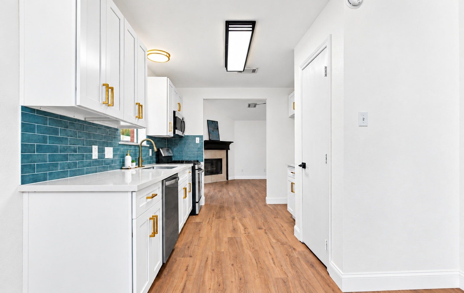 5226 Chasewood Drive, Bacliff, TX 77518 Another angle of the kitchen!