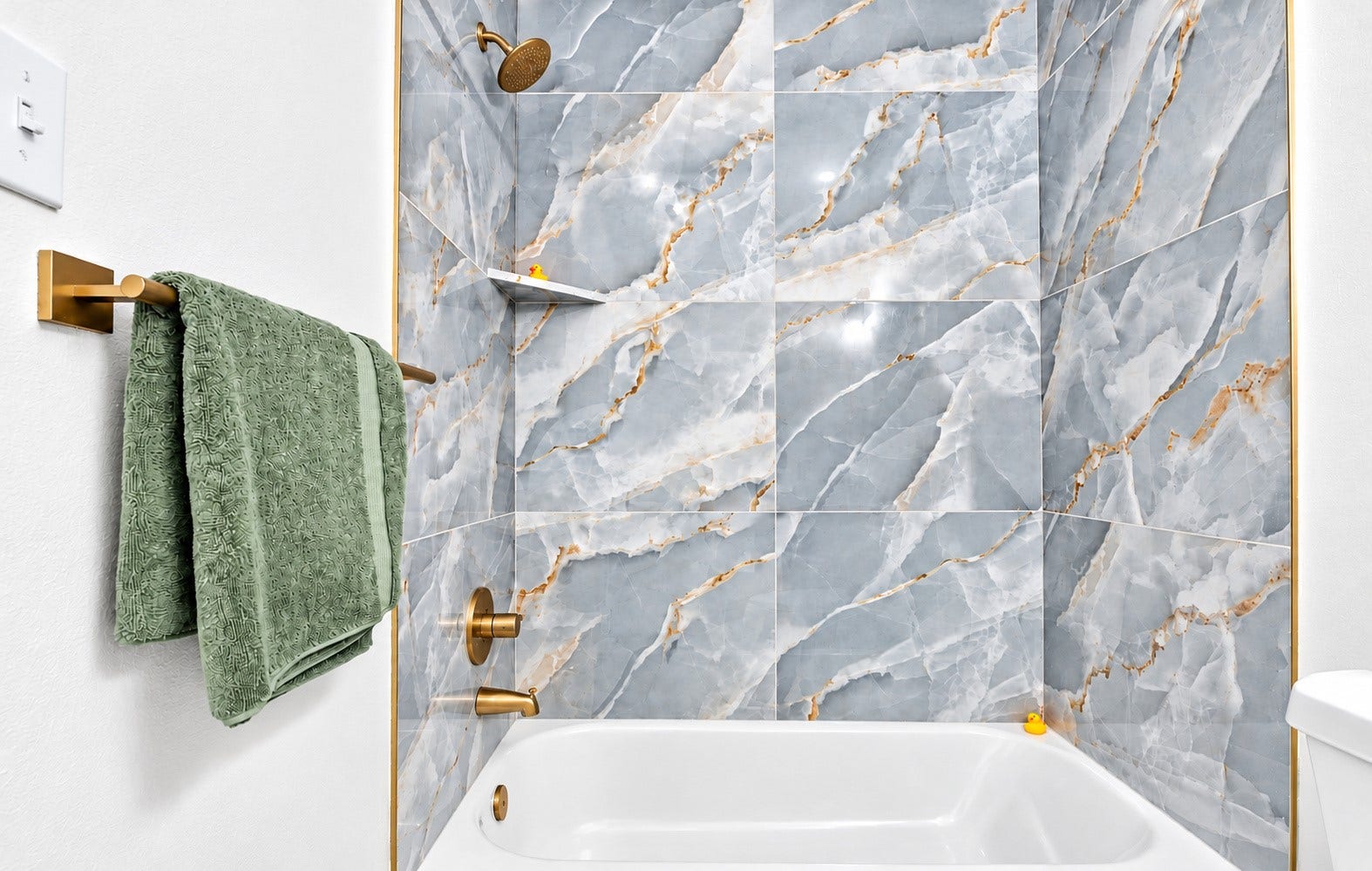 5226 Chasewood Drive, Bacliff, TX 77518 The tub/shower combo has new tile!