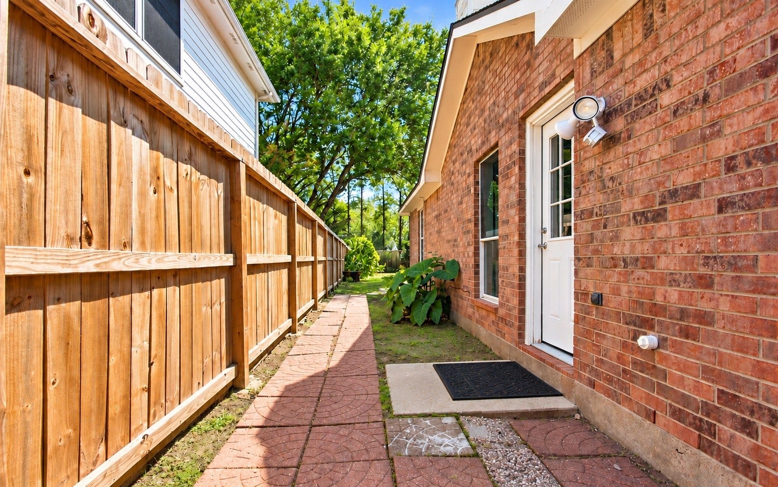 5226 Chasewood Drive, Bacliff, TX 77518 The back door leading into the backyard!
