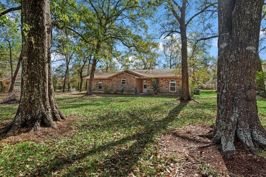 Property photo for 504 Catfish Lane, Conroe, TX