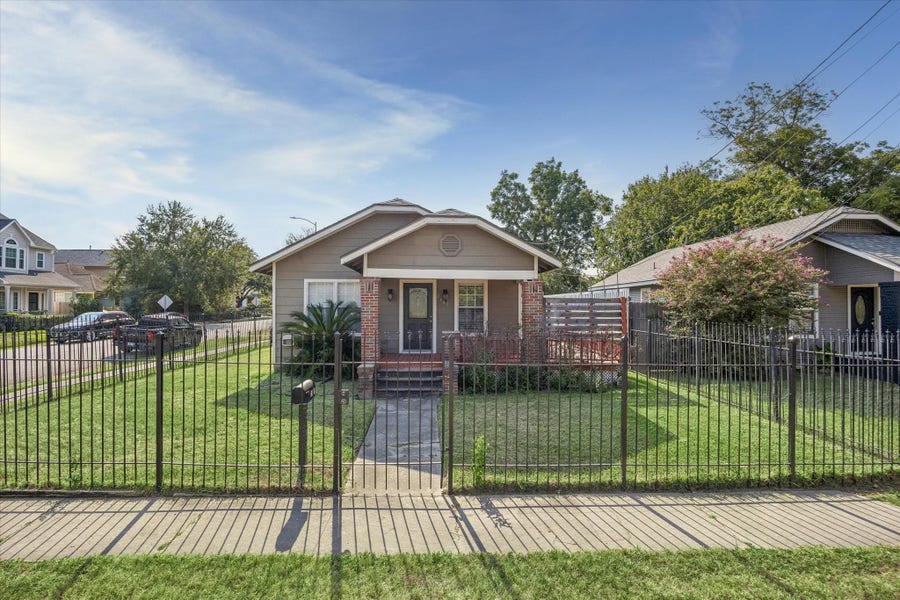Property photo for 2101 Lawrence Street, Houston, TX