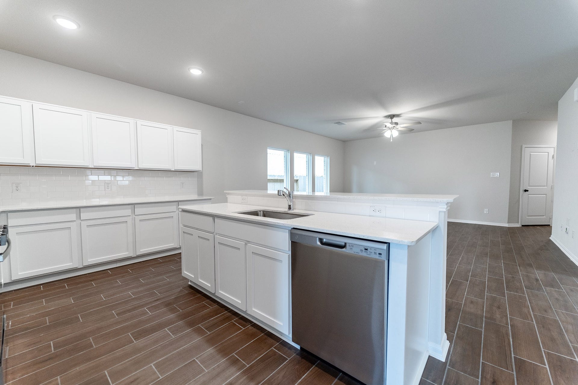 1926 Middle Pass Lane, Angleton, TX 77515 1926 Middle Pass Lane, Angleton, TX 77515